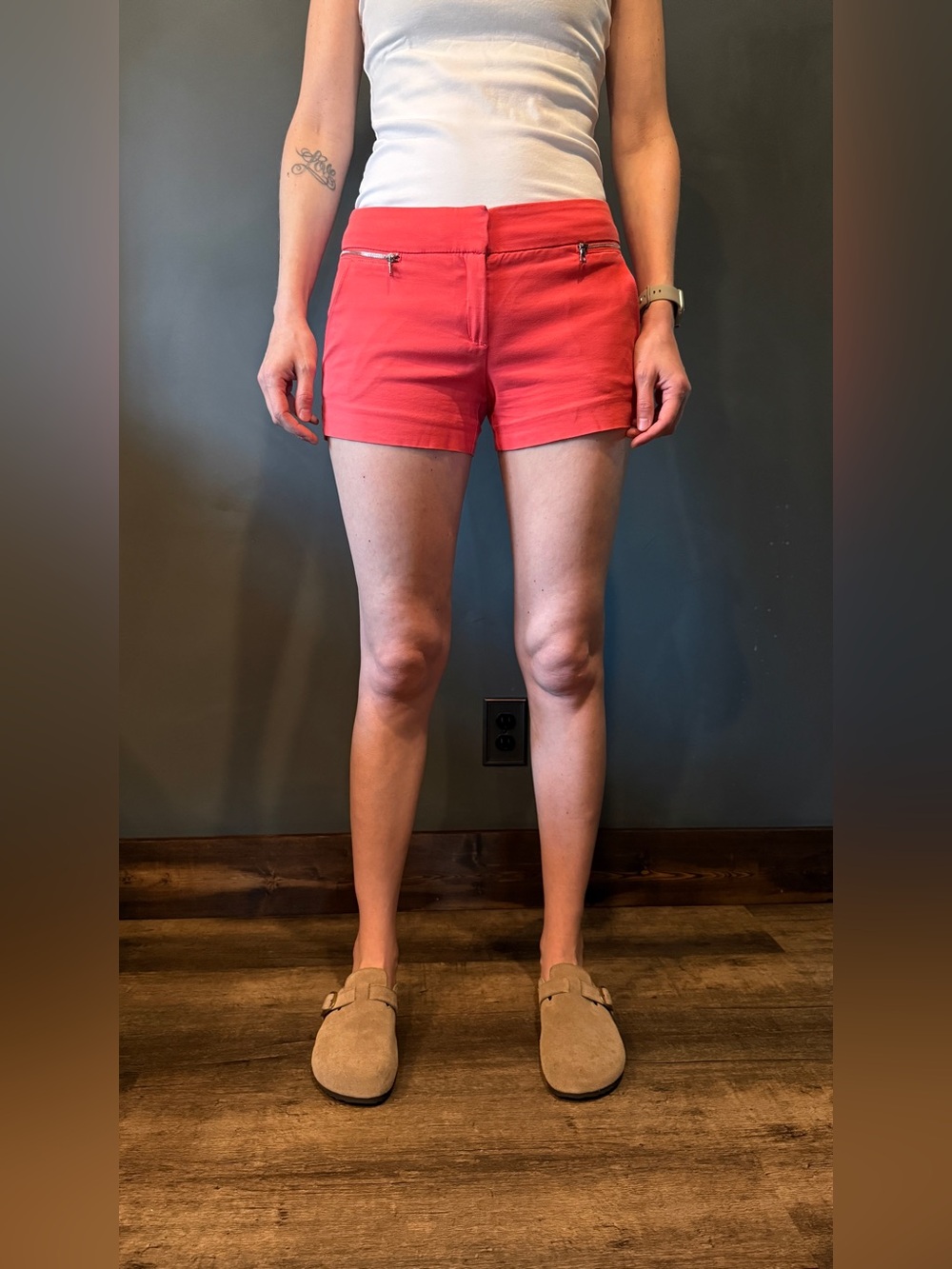 Dynamite Coral Zip-Pocket Dress Shorts - size 2